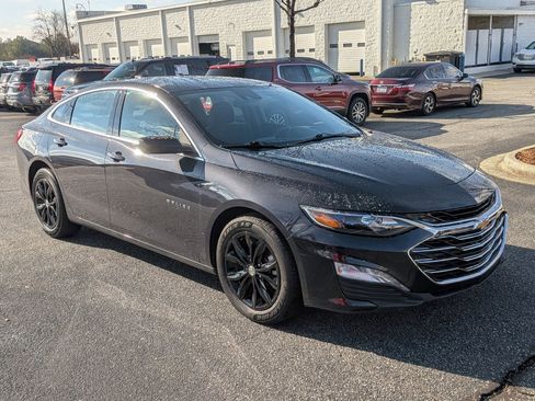 Certified 2023 Chevrolet Malibu LT image 2