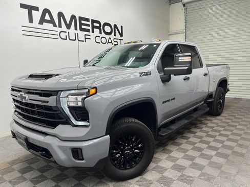 Used 2024 Chevrolet Silverado 2500 LTZ w/ LTZ Plus Package AWD/4WD image 2