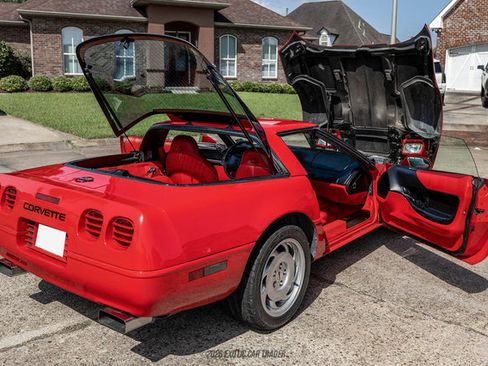 Used 1996 Chevrolet Corvette Coupe RWD image 15