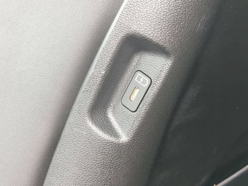 Used 2025 Hyundai Santa Fe SEL FWD image 18