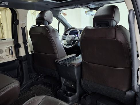 Used 2021 Toyota Sienna Platinum AWD/4WD image 20