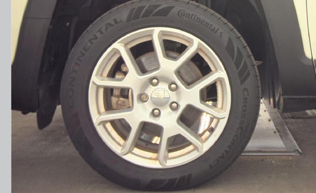 Used 2023 Jeep Renegade Latitude AWD/4WD image 3