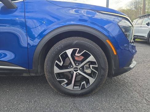 Used 2023 Kia Sportage EX image 2