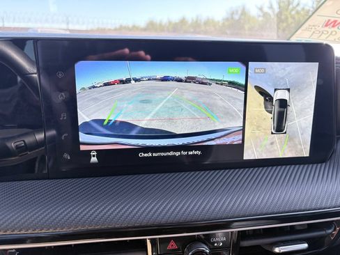 Used 2025 Nissan Kicks SR FWD image 14