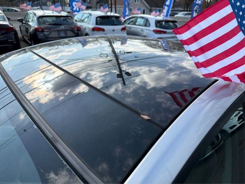 Used 2010 Toyota Prius One image 11