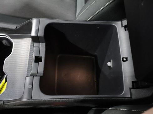 Used 2023 Jeep Grand Cherokee L Laredo image 31