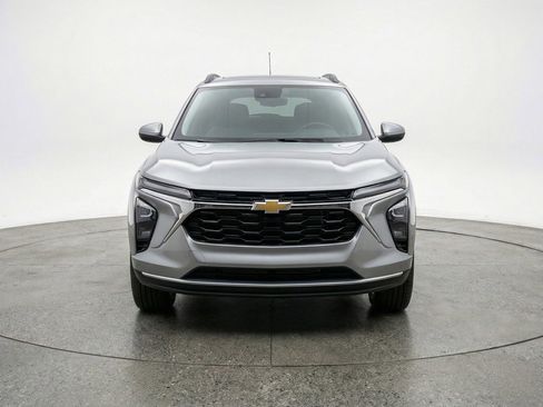 Used 2025 Chevrolet Trax LT w/ LT Convenience Package FWD image 1