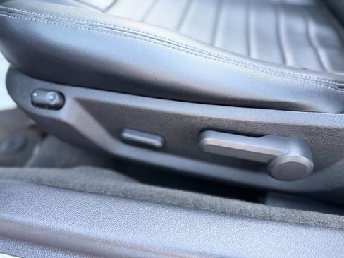 Used 2013 Ford Mustang Premium image 10