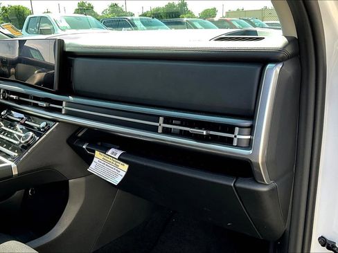 Used 2025 Hyundai Santa Fe SE image 19