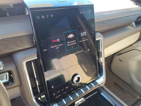 Used 2025 GMC Yukon Denali image 23