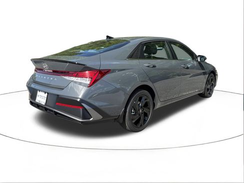 New 2026 Hyundai Elantra SEL Sport FWD image 3
