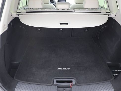Used 2023 Nissan Rogue SV w/ SV Premium B Package image 27