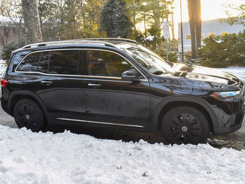 Used 2023 Mercedes-Benz EQB 300 4MATIC image 12