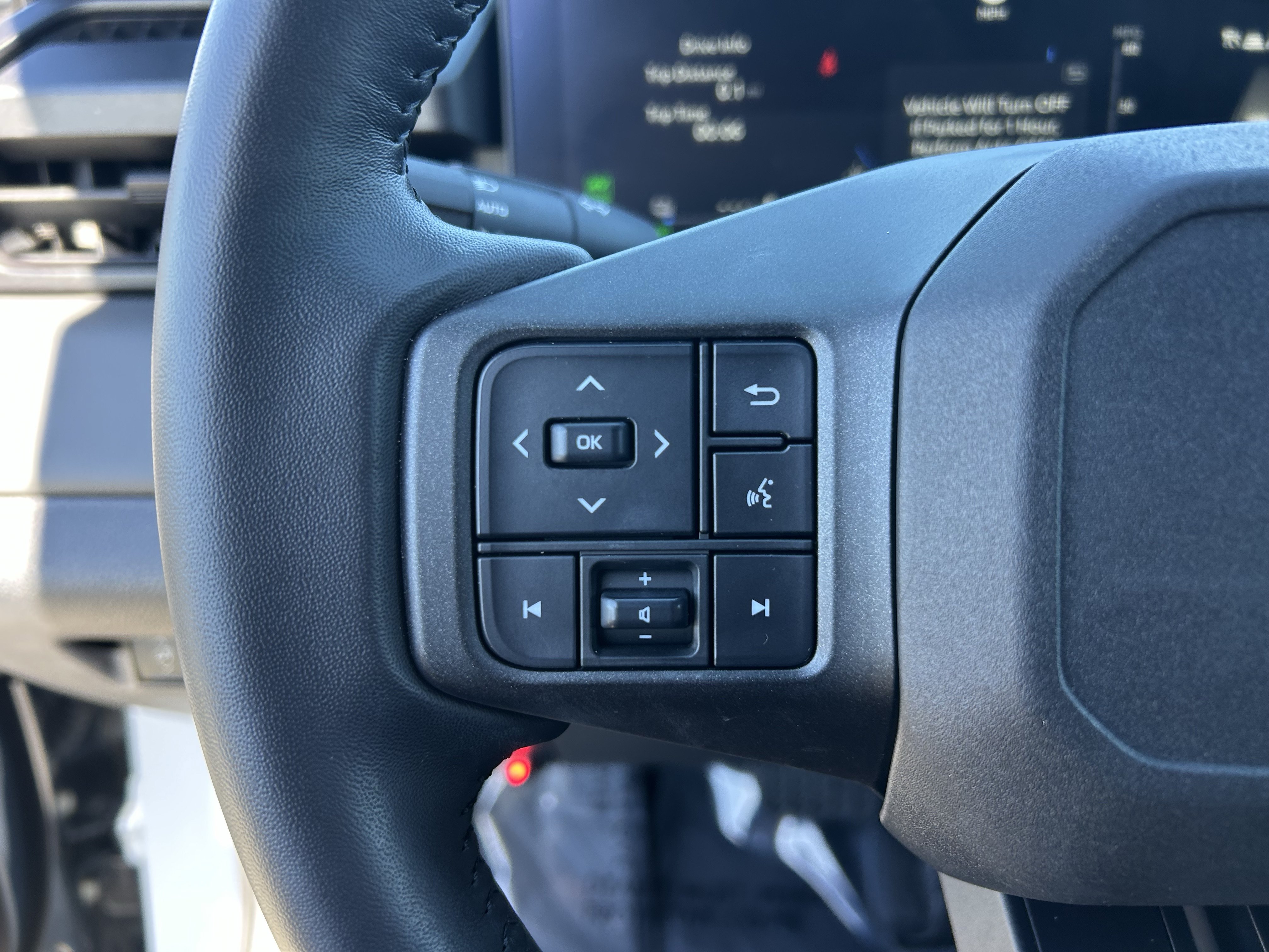 Used 2026 Toyota RAV4 SE w/ Convenience Package AWD/4WD image 27