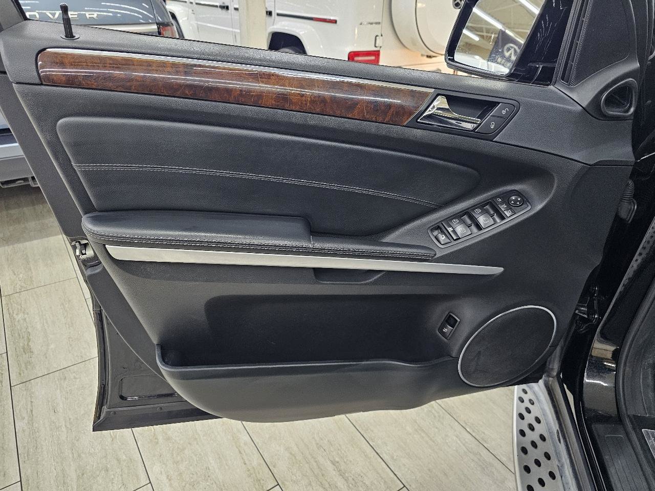 Used 2011 Mercedes-Benz GL 450 4MATIC image 40