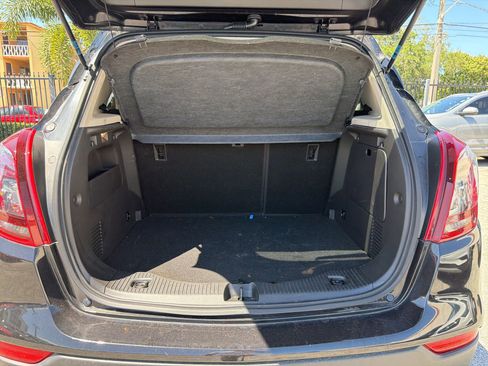 Used 2022 Buick Encore Preferred w/ Safety Package FWD image 7