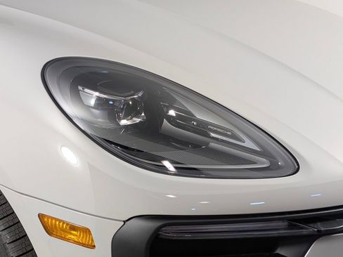 New 2026 Porsche Macan image 15