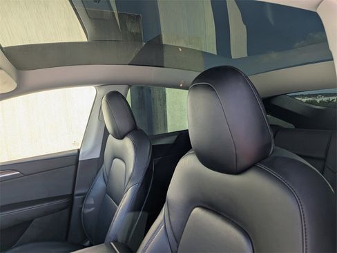 Used 2022 Tesla Model Y Performance image 22