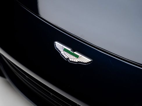 Used 2023 Aston Martin V8 Vantage Coupe RWD image 12