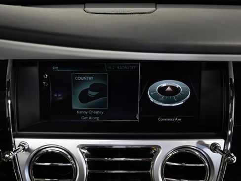 Used 2019 Rolls-Royce Dawn RWD image 30