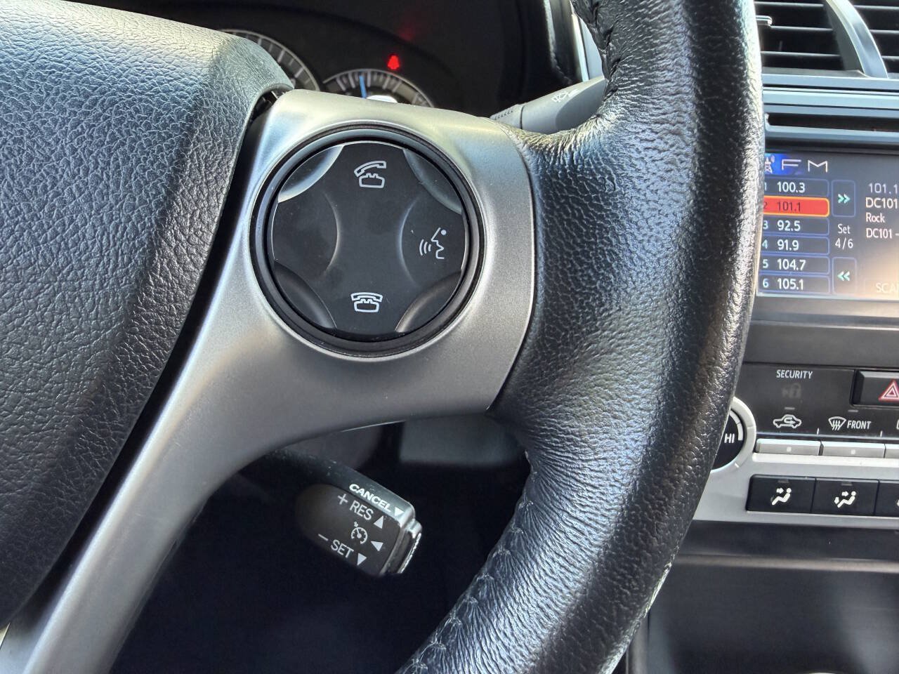 Used 2012 Toyota Camry SE w/ Leather Pkg FWD image 18