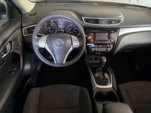 Used 2016 Nissan Rogue SV FWD image 14