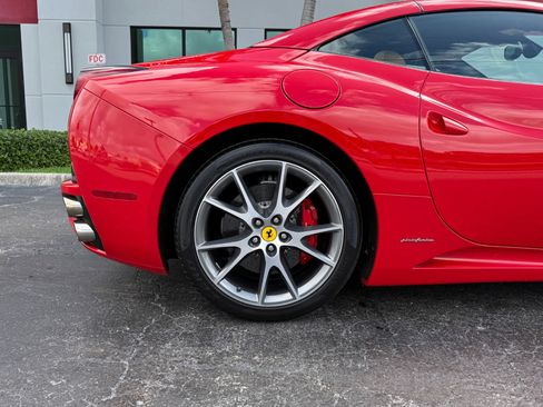 Used 2012 Ferrari California image 5