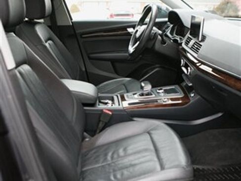 Used 2018 Audi Q5 2.0T Premium Plus w/ Premium Plus Package image 17