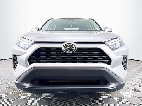 Used 2025 Toyota RAV4 XLE w/ Convenience Package image 10