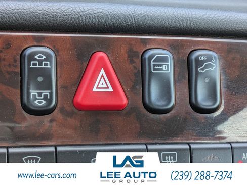 Used 2002 Mercedes-Benz CLK 320 Cabriolet image 22