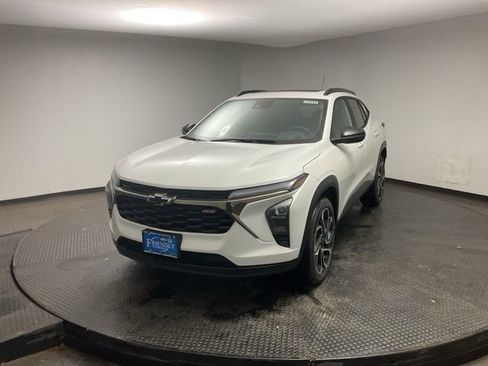 New 2026 Chevrolet Trax RS w/ Sunroof Package image 3