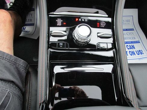 New 2025 Jeep Grand Cherokee Summit image 30