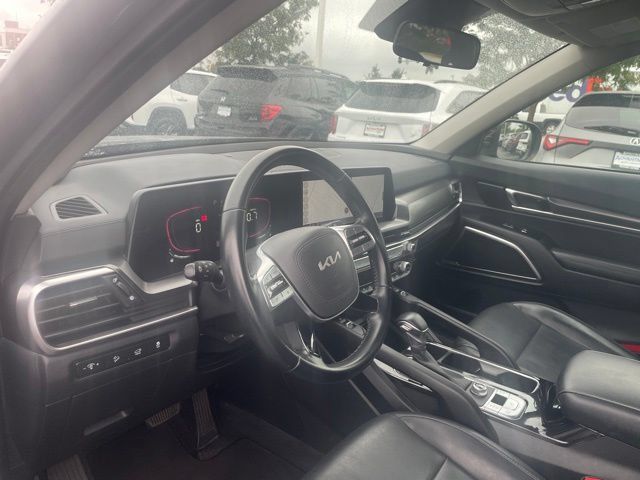 Used 2025 Kia Telluride S FWD image 8