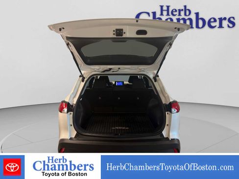 Used 2023 Toyota Corolla Cross LE w/ Moonroof Package AWD/4WD image 4