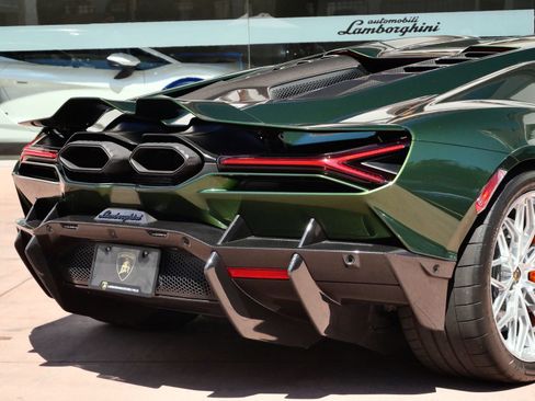 Used 2025 Lamborghini Revuelto AWD/4WD image 26