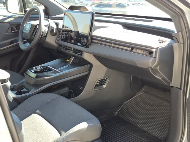Used 2026 Toyota C-HR AWD/4WD image 22