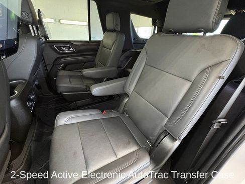 Used 2021 Chevrolet Tahoe Z71 w/ Luxury Package AWD/4WD image 21