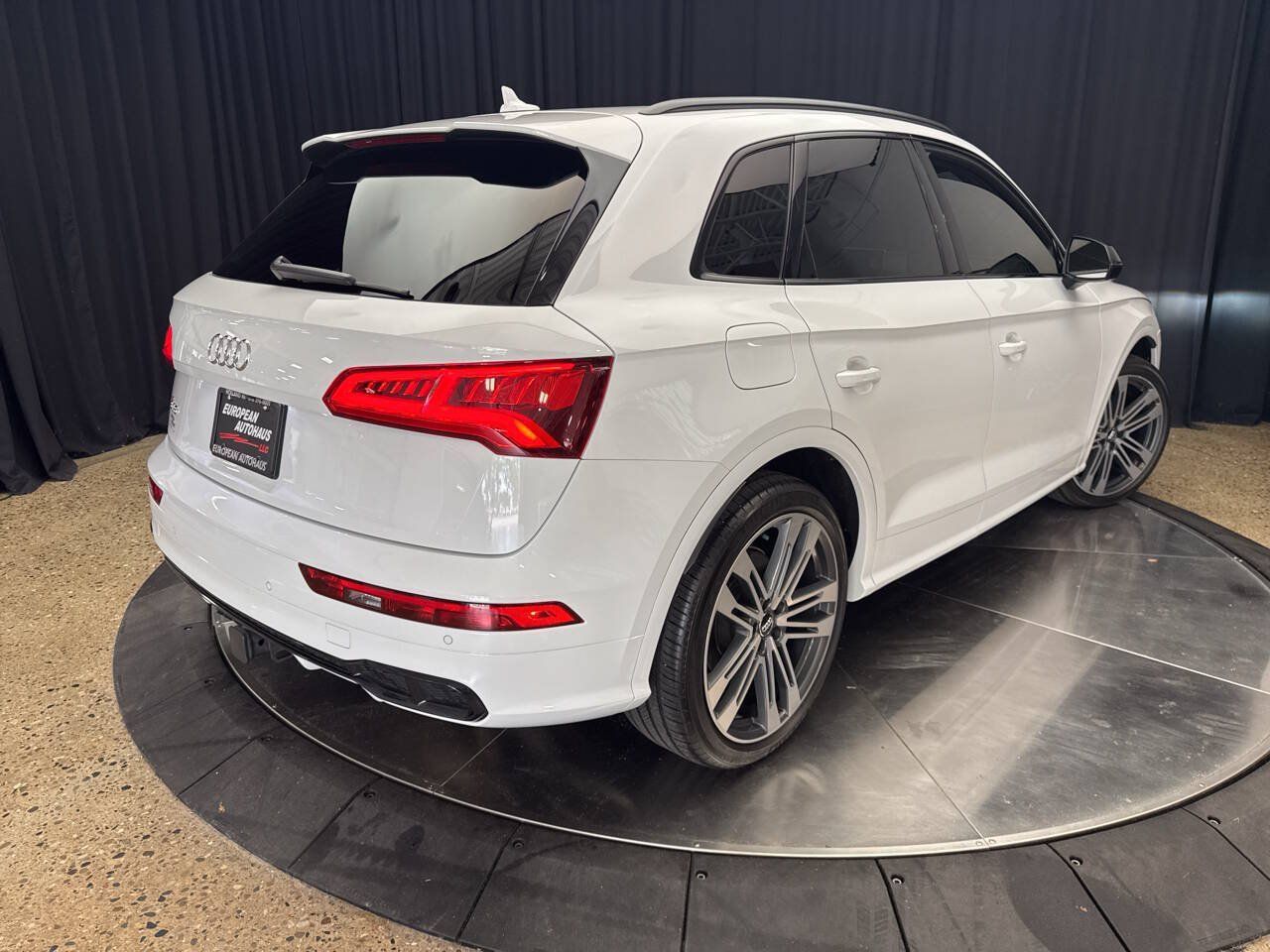 Used 2020 Audi SQ5 Premium Plus w/ Premium Plus Package AWD/4WD image 6