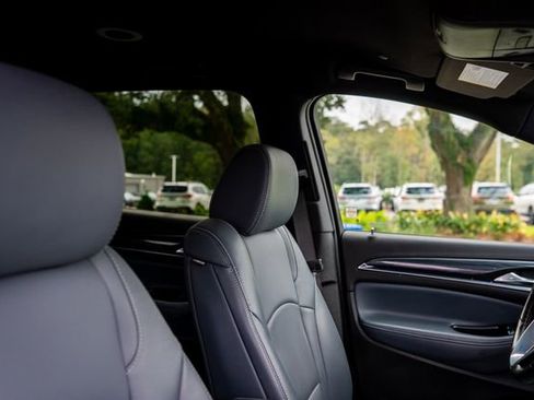 Used 2024 Buick Enclave Essence w/ Sport Touring Edition image 8