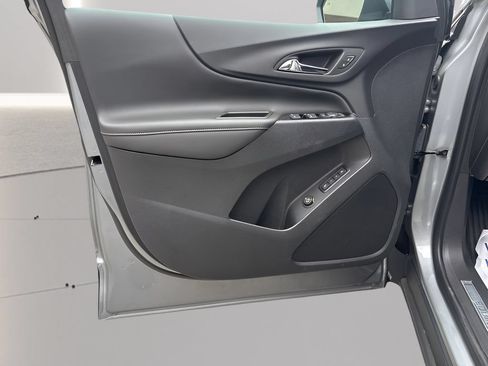 Used 2023 Chevrolet Equinox Premier AWD/4WD image 18