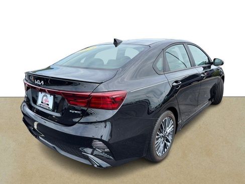 Used 2024 Kia Forte GT-Line w/ GT-Line Premium Package FWD image 4