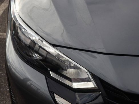 Certified 2025 Nissan Sentra SR image 10