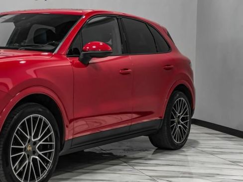 Used 2021 Porsche Cayenne AWD/4WD image 8