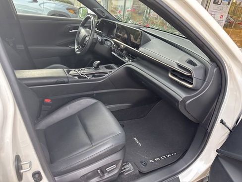 Used 2023 Toyota Crown AWD/4WD image 15