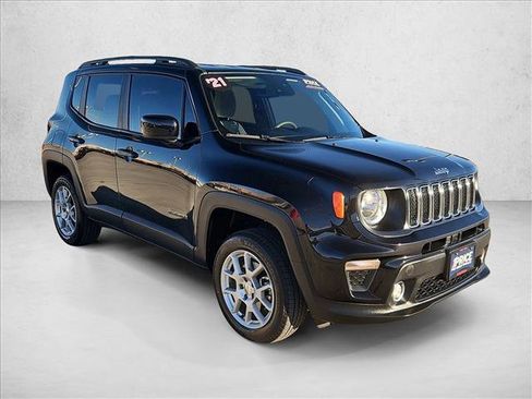 Used 2021 Jeep Renegade Latitude image 3
