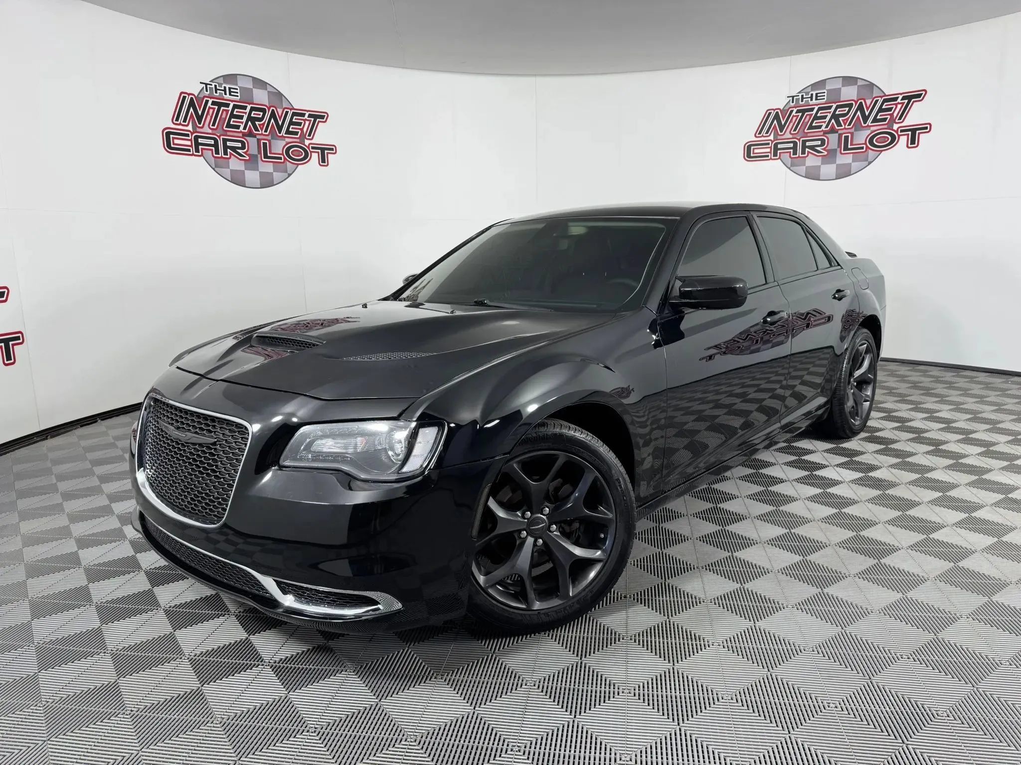 Used 2023 Chrysler 300 Touring w/ Sport Appearance Package RWD image 1