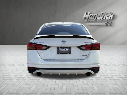 Used 2020 Nissan Altima 2.0 Platinum FWD image 9