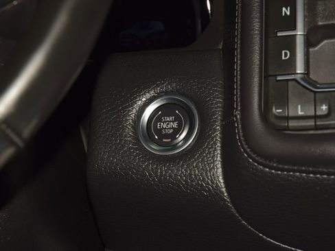Used 2024 GMC Yukon XL Denali AWD/4WD image 36
