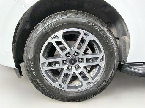 Used 2025 Ford Expedition Active AWD/4WD image 38