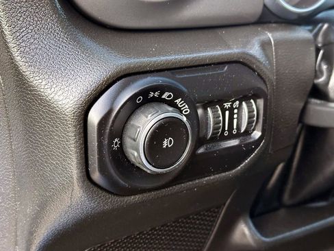 Used 2022 Jeep Wrangler Unlimited Sport image 19